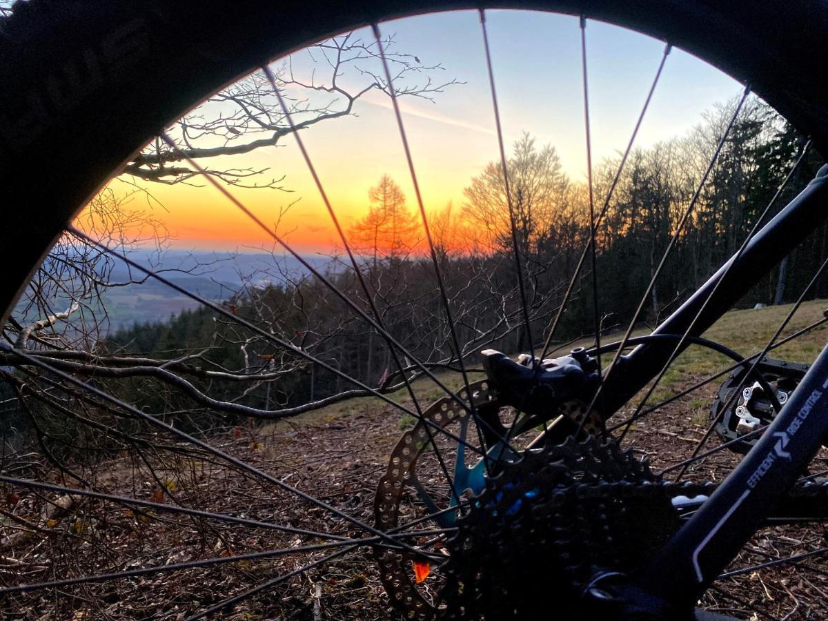 Fraenkische Linie - Radspitz-Ferienwohnungen Marktrodach Luaran gambar